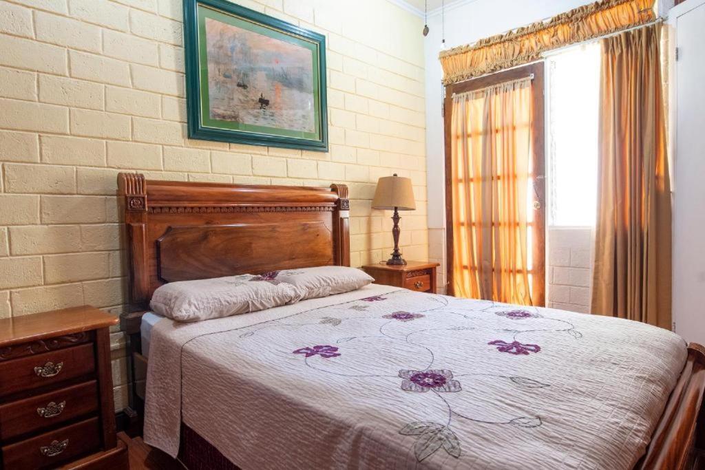 סן חוזה Sura Bed And Breakfast מראה חיצוני תמונה